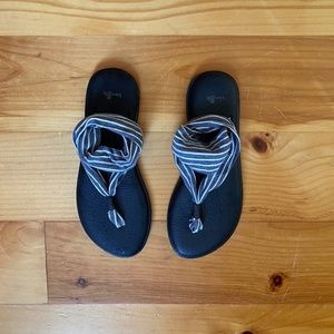 SANUK Sandles